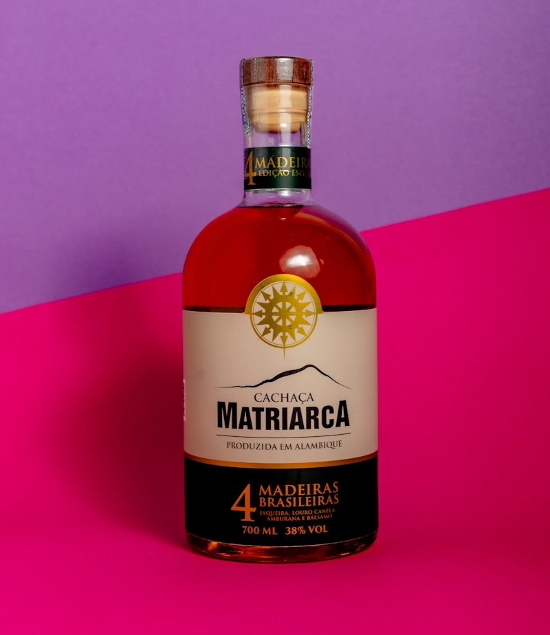Cachaça Matriarca Blend 4 Madeiras Brasileiras - Extra Premium